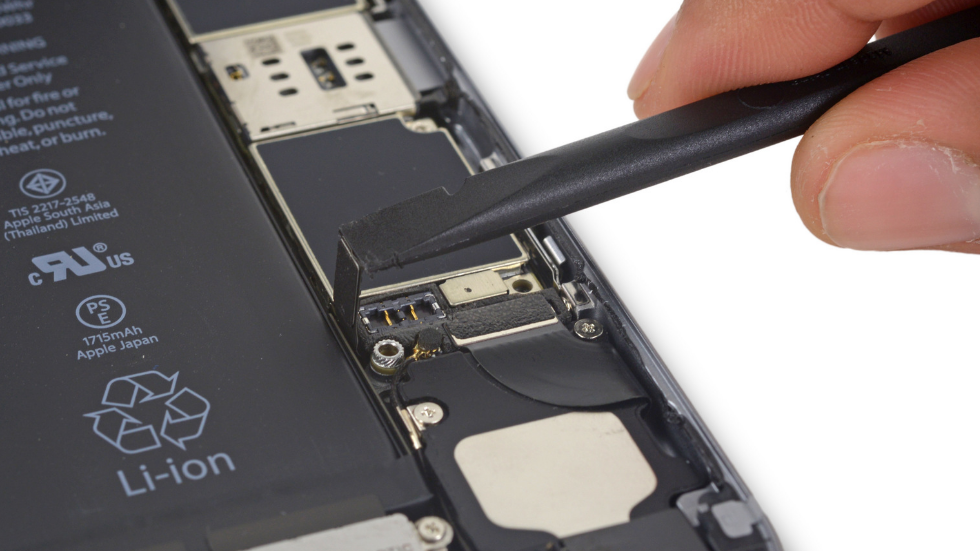 Как поменять аккумулятор на iPhone 6s и iPhone 6s Plus